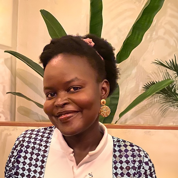  Rebecca Akunzirwe